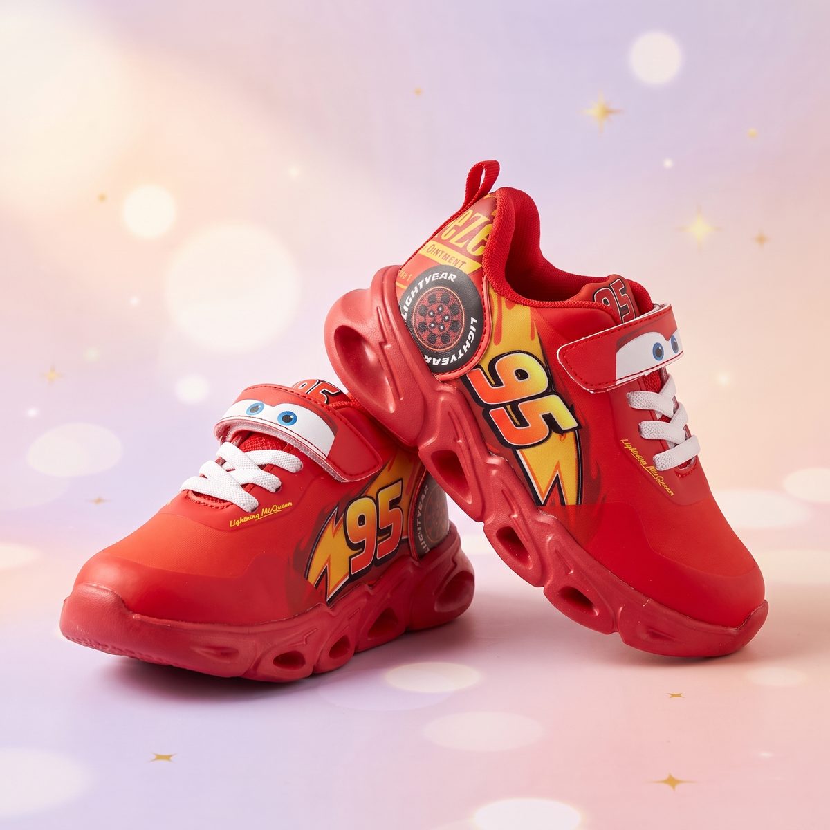Pantofi sport Disney Cars Lightning McQueen cu LED, băieți - foto boutique Mini Magic Kids